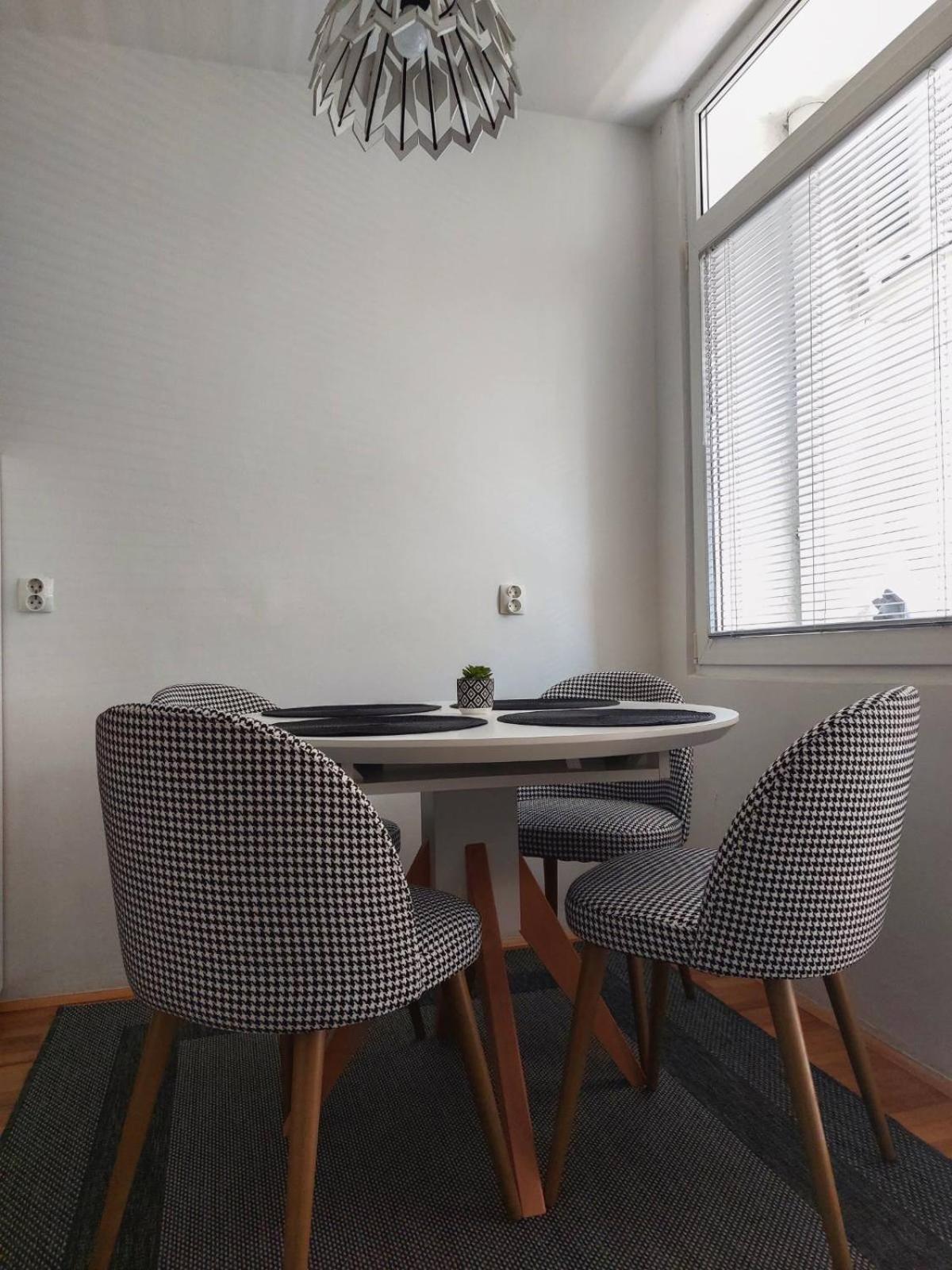 Apartman Rejna SJJ Exteriör bild